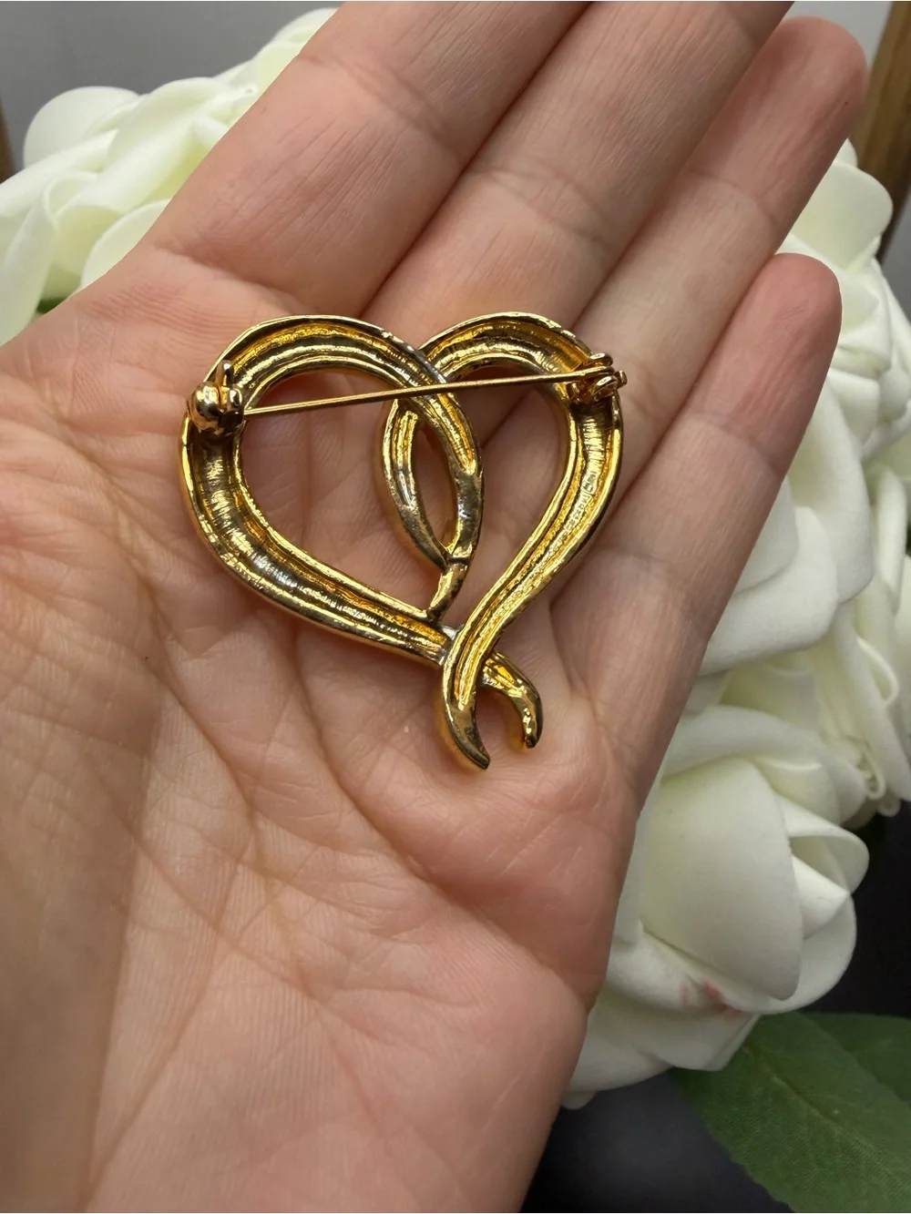 Vintage Gold Heart Crystal Pin Brooch - Elegant Women's Jewelry